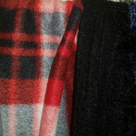 💥Bundle of 4 scarfs! - Picture 3 of 5